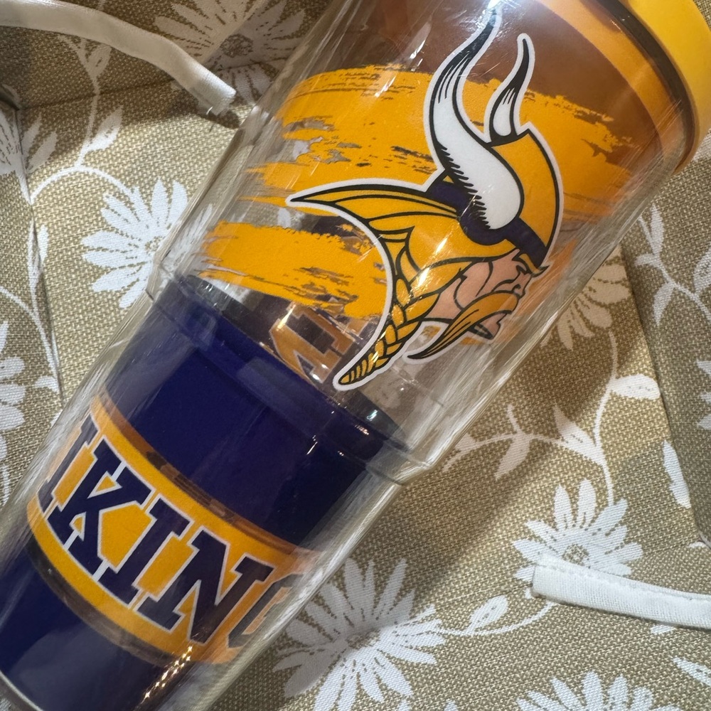 5/$30 tervis Minnesota Vikings Purple and Gold Tumbler